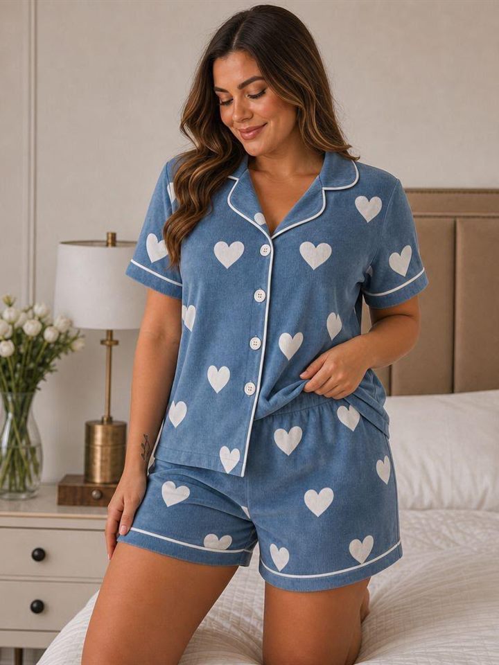 Conjunto de pijama azul com corações